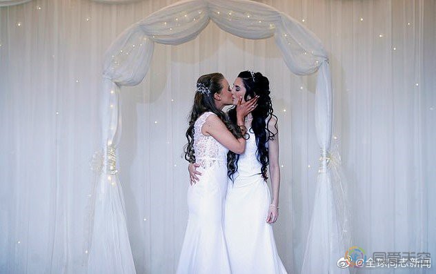北爱尔兰：同性婚姻合法后，首例同性婚礼举行