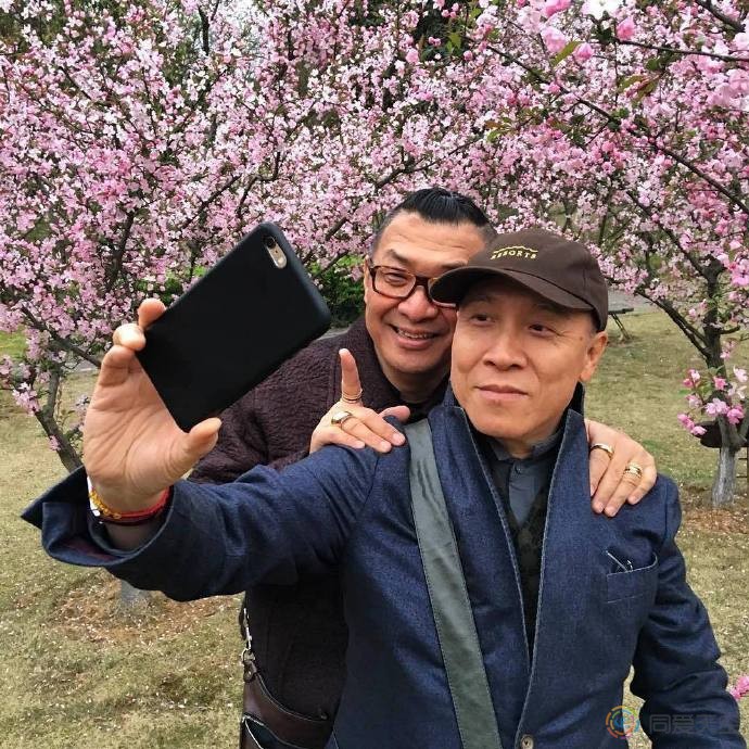 爱情长跑36年，台湾时尚教父与伴侣完婚