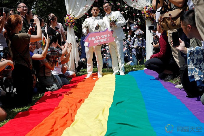 台湾开放同性婚姻登记近一年，同性伴侣注记仍不少