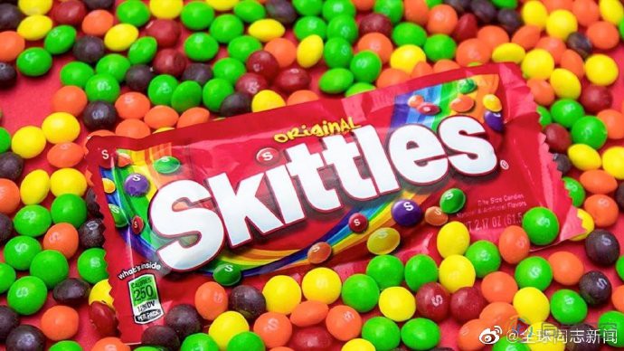 独特方式迎LGBT骄傲月，彩虹糖Skittles推出“无彩虹糖”