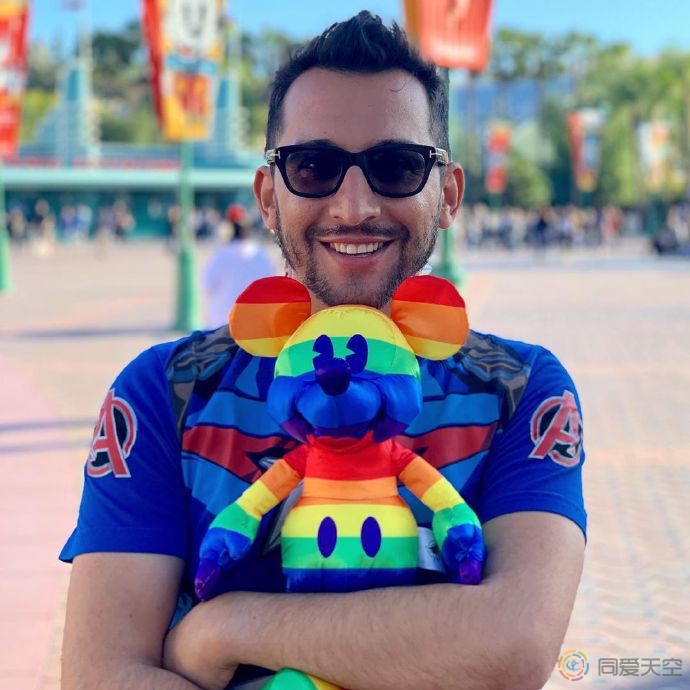 迪士尼用“彩虹系列”捐助LGBT友善组织