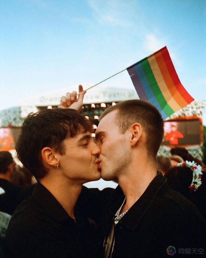 波兰男模伴侣：LGBT是人，不是意识形态