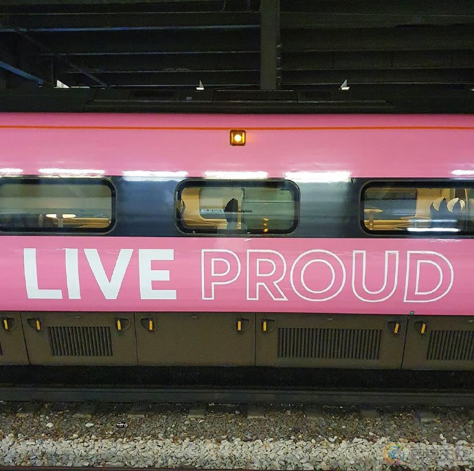 骄傲列车成为网红列车