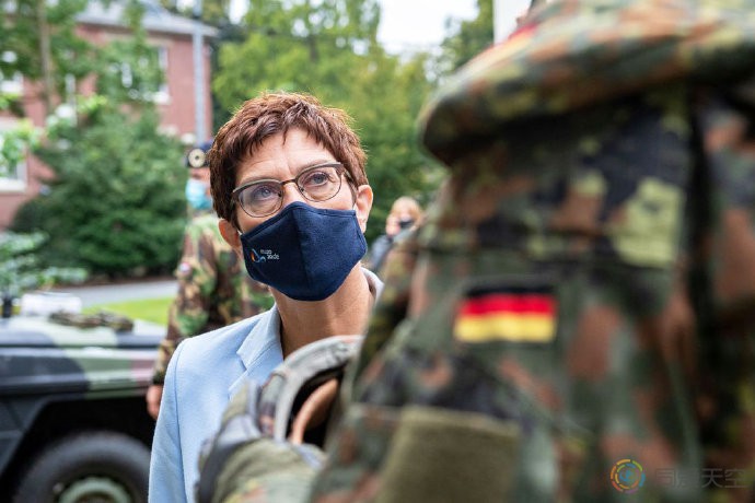 德国国防部长为军队反同史道歉