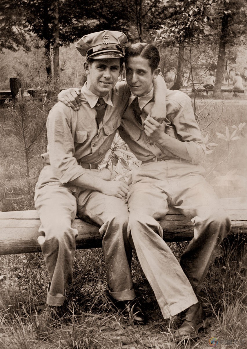 相爱的男人们：1850-1950年代同志老照片