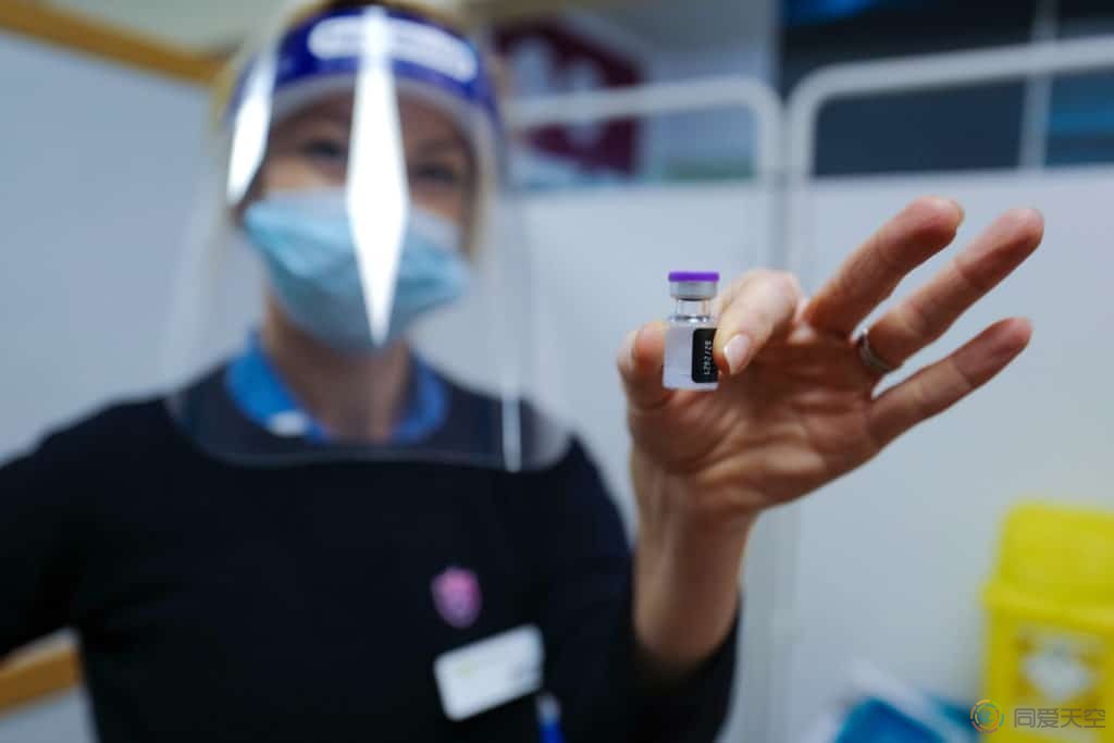 英国公共卫生署建议HIV携带者注射新冠疫苗