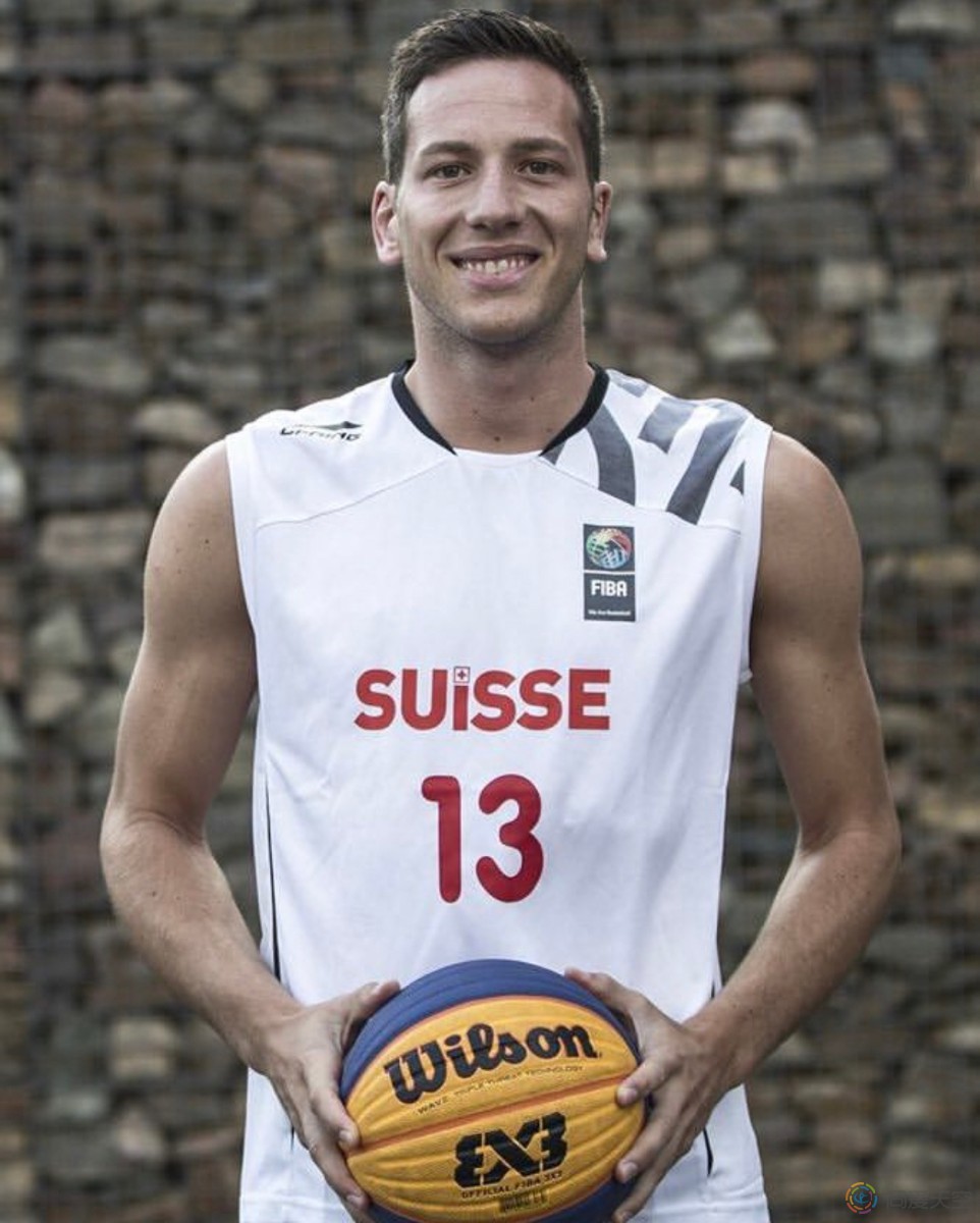 瑞士职业篮球运动员马克·莱曼正式出柜