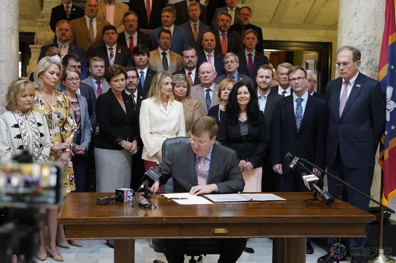 美国密西西比州长签署跨性别者禁赛法案