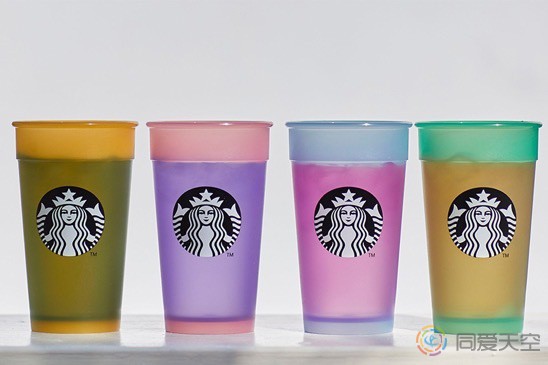 日本星巴克推出变色杯支持LGBT