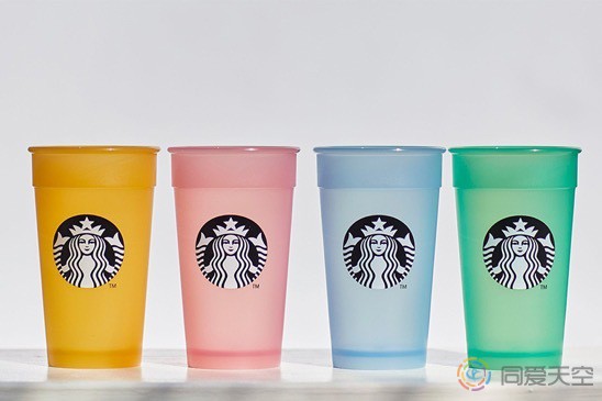 日本星巴克推出变色杯支持LGBT