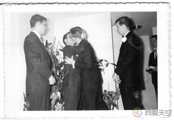 跨越半世纪的爱，1950年同志婚礼现场大曝光