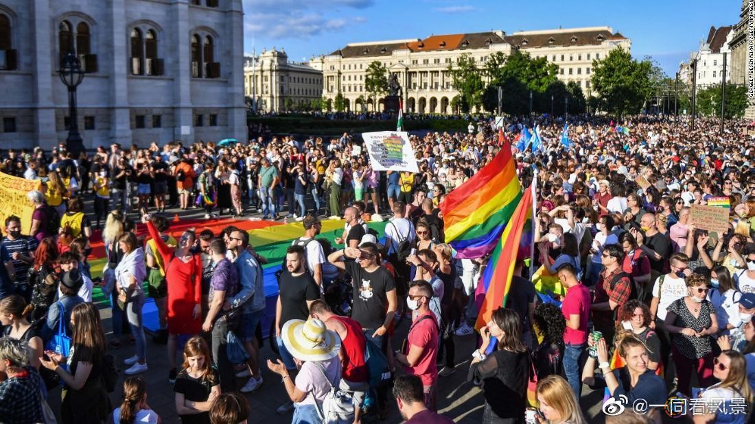 匈牙利：禁止向未成年人“宣传同性恋”法案获通过，受到谴责