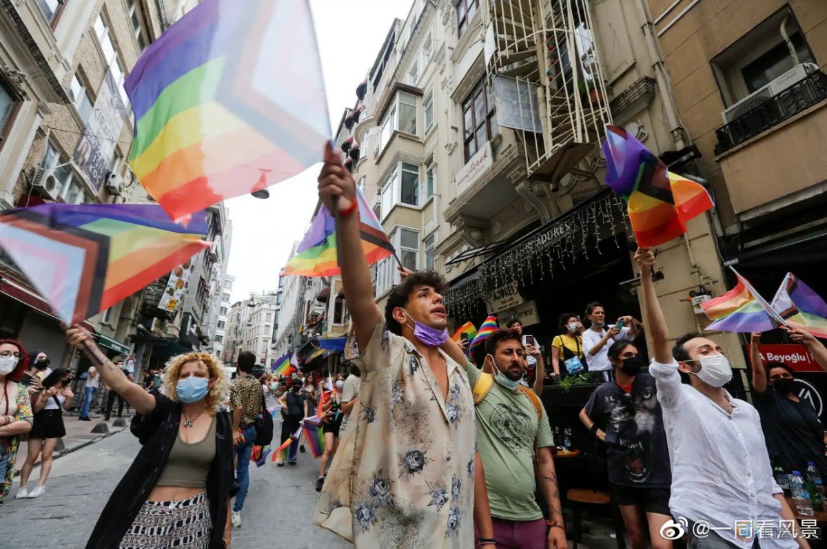 世界各地一些城市举行LGBT骄傲行进