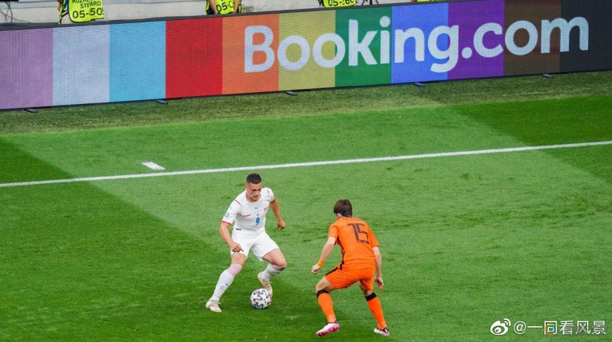 欧洲杯足球赛，彩虹广告牌又成为话题