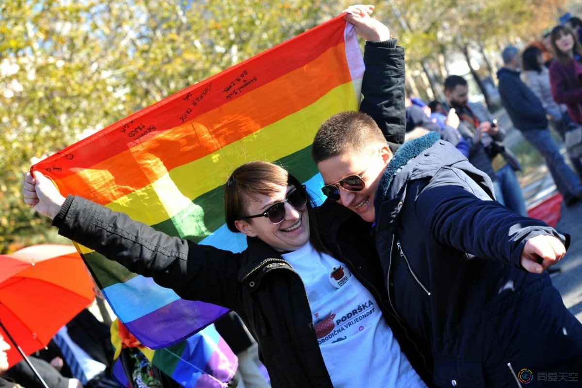 62万人口的欧洲小国黑山，诞生第一对同性民事伴侣